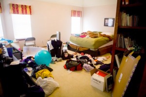 messyRoom-600x399-300x200  