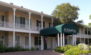 1200px-Kendall_inn_2009-300x183  