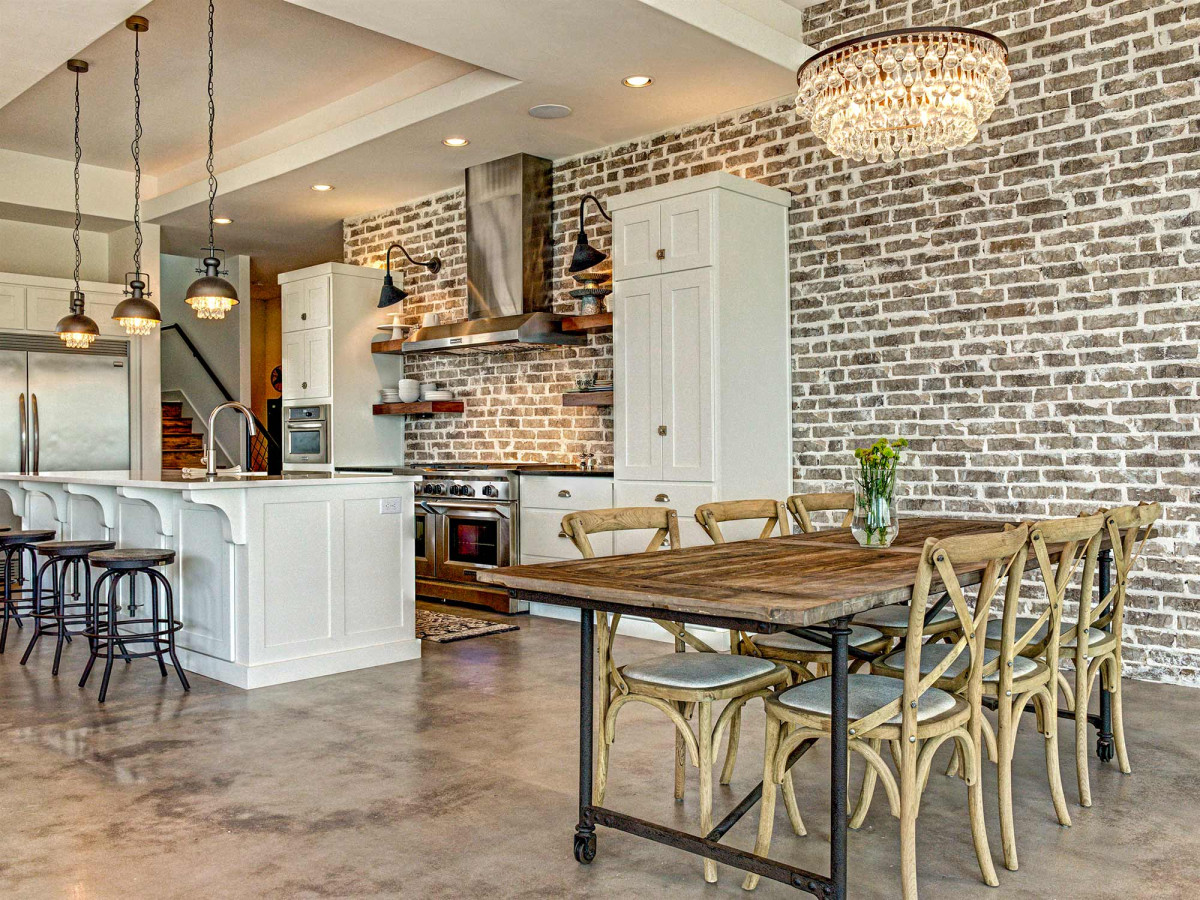 Farmhouse-19307TM-007_Dining-Kitchen  