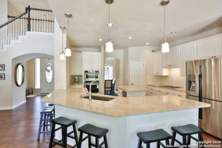 Photo of Homes for Sale in Fair Oaks Ranch from $500,000 to $750,000