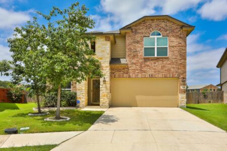 jolie-1-450x0-c-default  