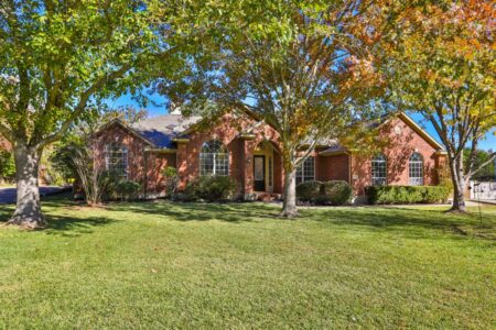 traciney-1-450x0-c-default  