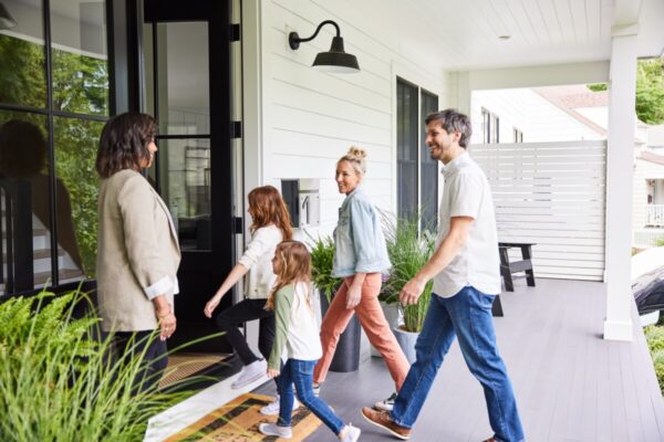 64ff777abd6f33292e078e1b_Househunting-checklist-600x400 First Time Home Buyers 64ff777abd6f33292e078e1b_Househunting-checklist-600x400