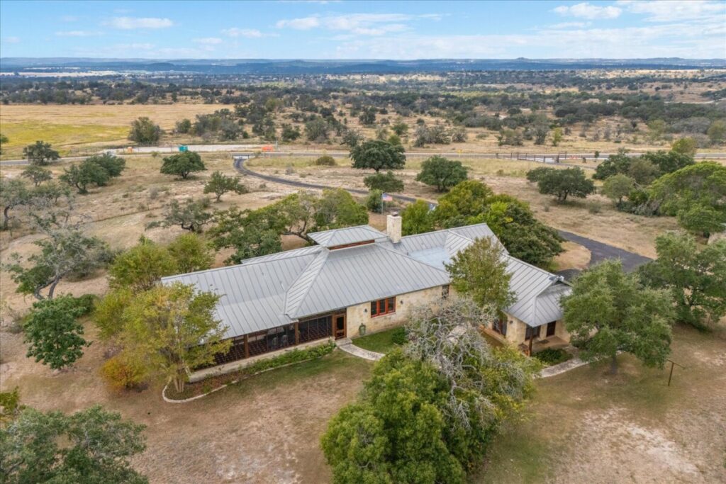 55-fm473-55-1024x683 Living in the Texas Hill Country: A Fresh Start for the New Year Boehm Team Featured Properties 55-fm473-55-1024x683